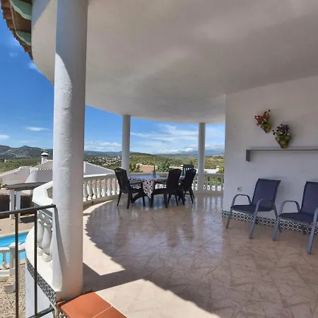 Belvilla By Oyo Casa Velez
